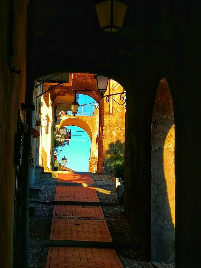 Vialunga Apartment In The Old Town Bordighera Eksteriør bilde