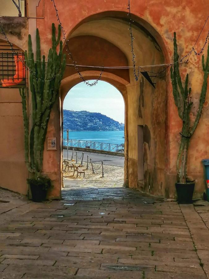 Vialunga Apartment In The Old Town Bordighera Eksteriør bilde